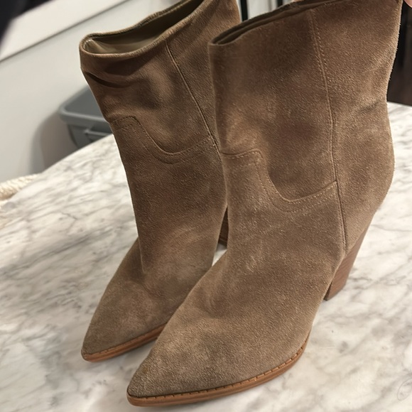 Marc Fisher Suede Boot-Size 6 - Picture 4 of 4